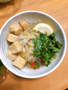 料理下手がベトナムの人気料理フォーを作ってみた。パクチー不評