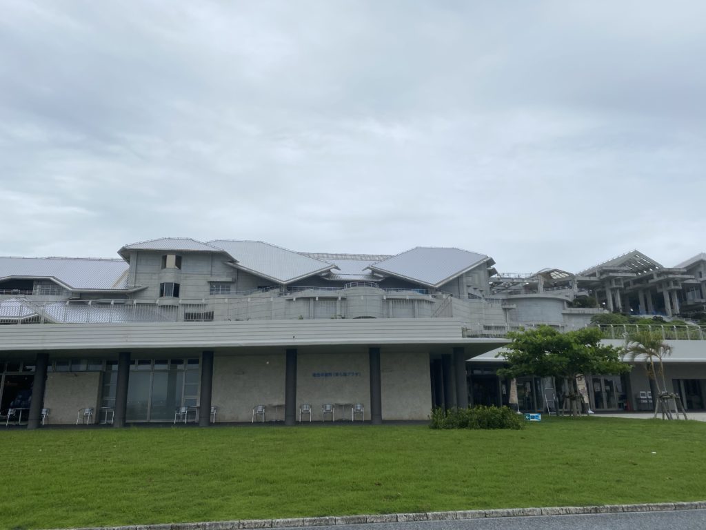 美ら海水族館、コロナ対策し一部再開してました～