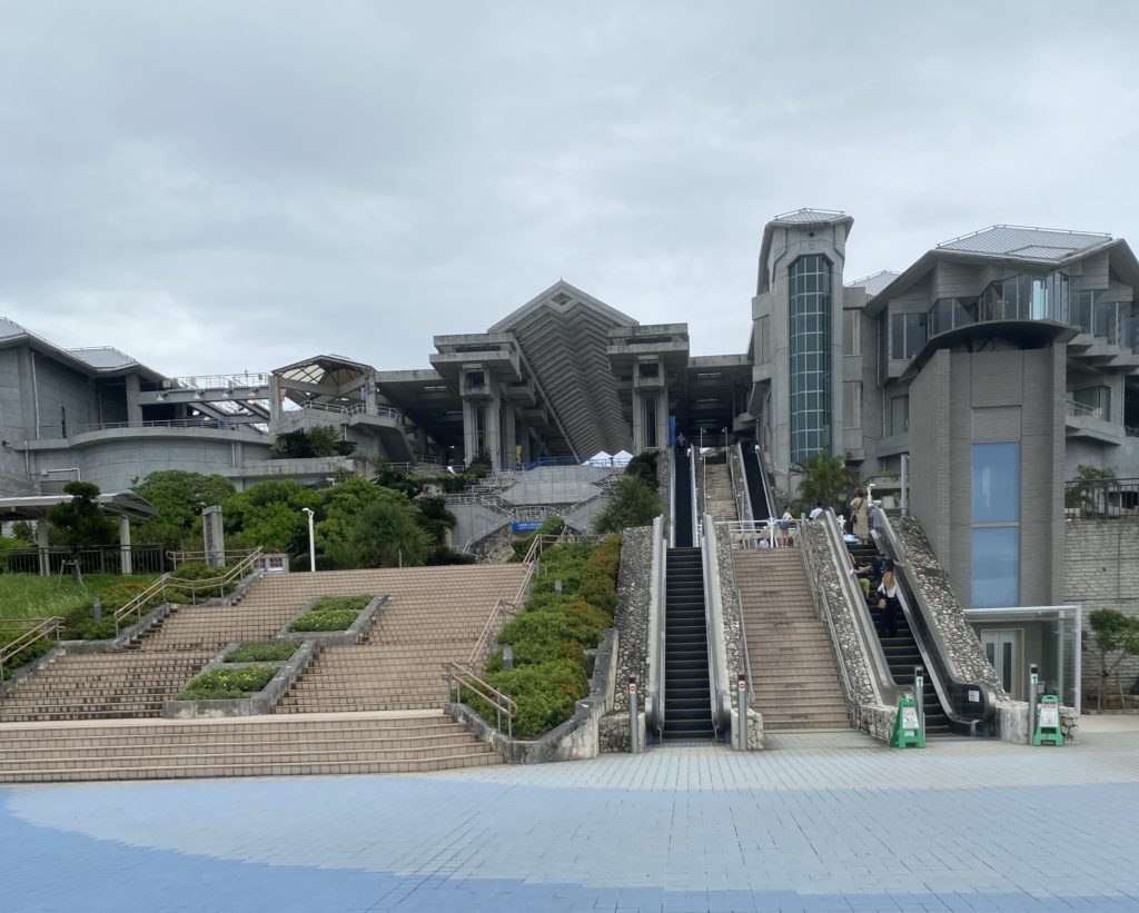 美ら海水族館、コロナ対策し一部再開してました～