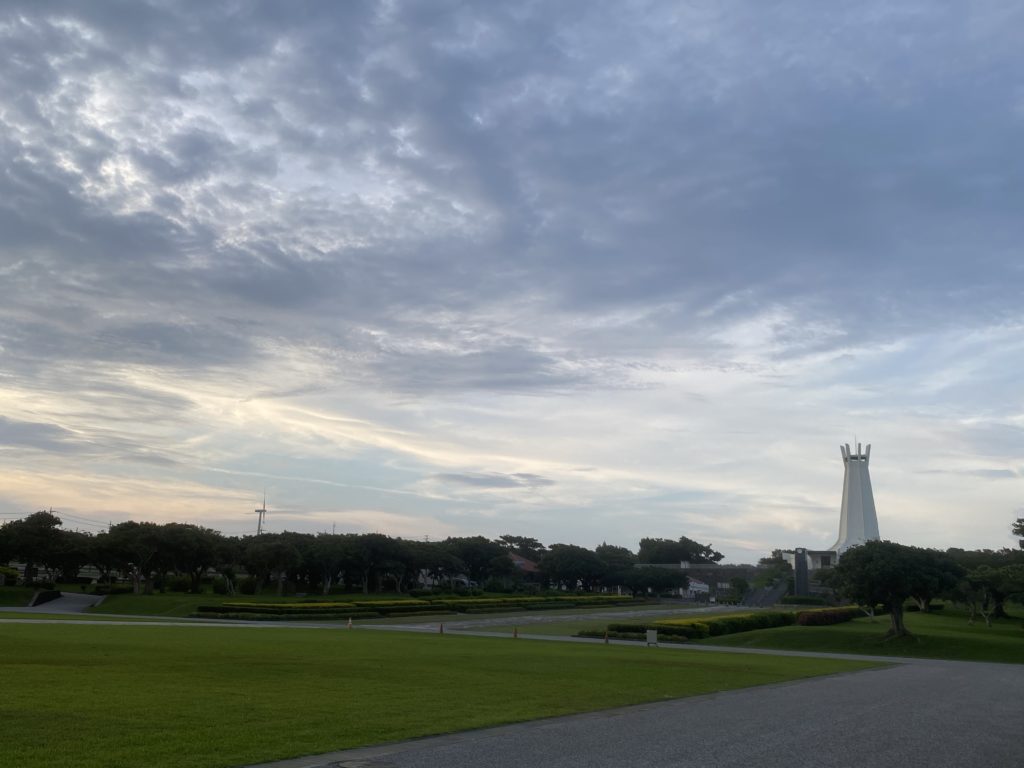 去った6/23は沖縄慰霊の日だったので、今年も摩文仁に行ってきました。