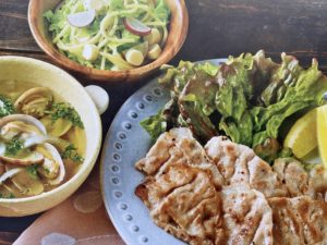 ヨシケイ和彩ごよみ（プレミアム）の豚のハーブソテーレモン添えと副食を作りました